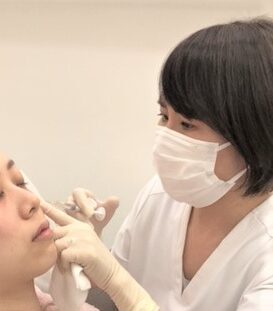 大阪市美容皮膚科シロノJクリニック　ヒアルロン酸注入風景